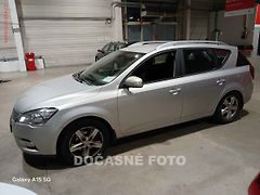 Kia Ceed (2010) 1.6 crdi, 2.maj,ČR, autoAC - fotografie inzerátu
