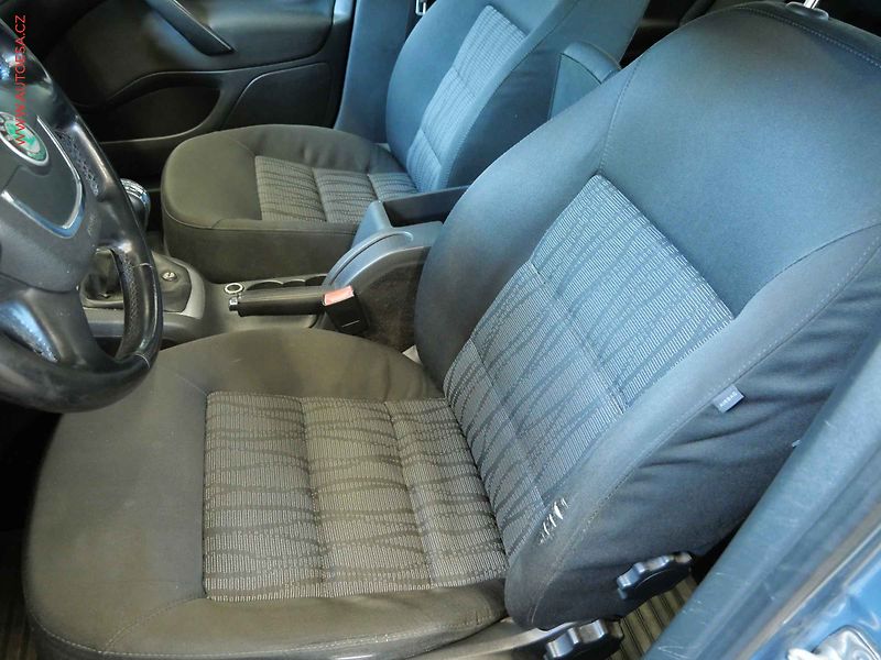 Škoda Octavia (2010) 2.0TDI, ČR, Klima - fotka 9 z 21