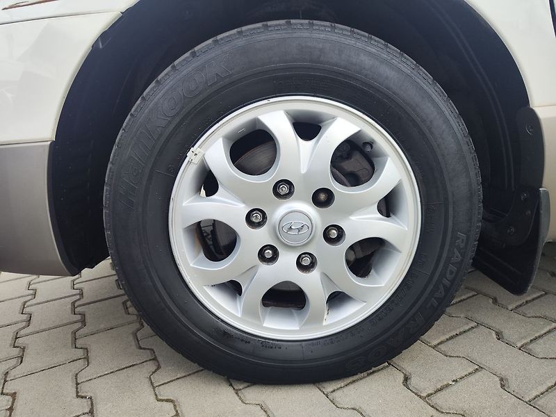 Hyundai H 1 2.5 CRDi/100kW Tour 8.Míst - fotka 26 z 26
