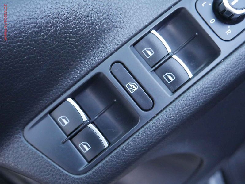 Volkswagen Tiguan (2014) 2.0TDi 4x4, Navigace - fotka 19 z 21