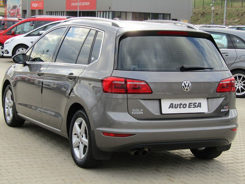 Volkswagen Golf Sportsvan (2015) 1.4 TSi, 2.maj, STK1/28 - fotka 4 z 17