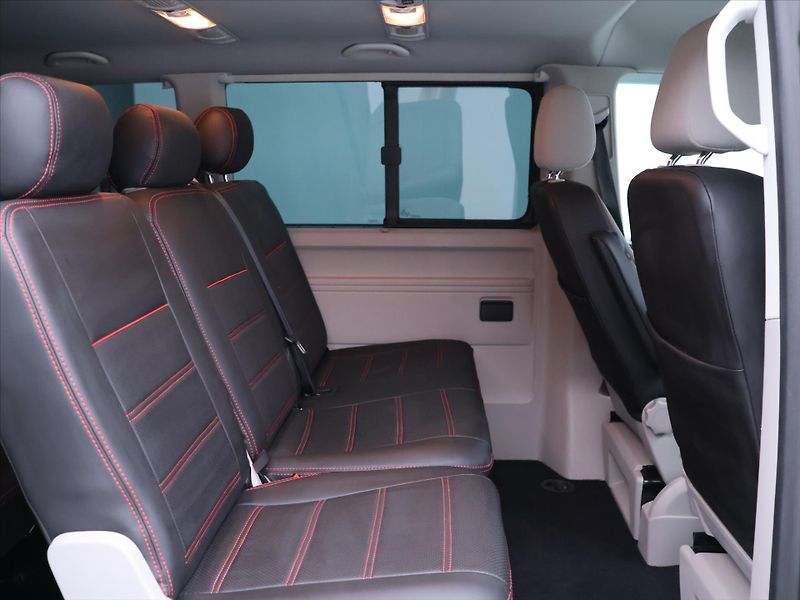 Volkswagen Caravelle 2,0 TDI 150kW Comfortline 8Mís - fotka 13 z 31