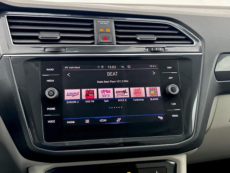 Volkswagen Tiguan Elegance DSG - fotka 12 z 28