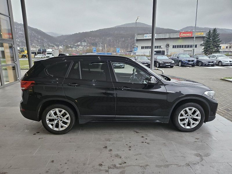 BMW X1 (2021) sDrive18i - fotka 7 z 12