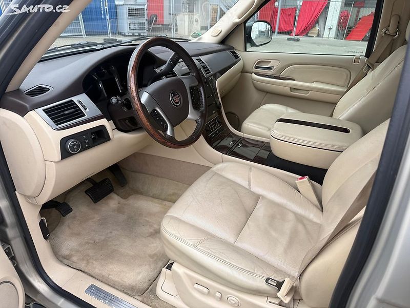 Cadillac Escalade (2007) V8 6.2i+LPG 301kw Původ ČR DPH - fotka 18 z 25