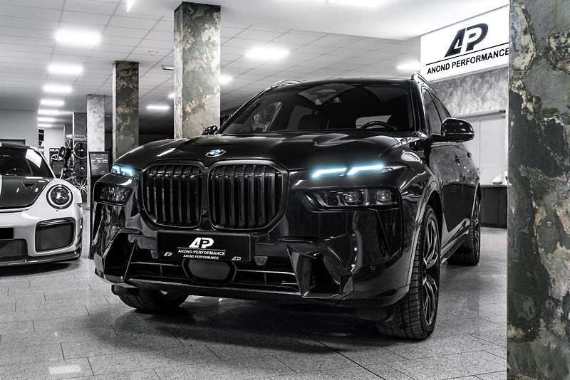 BMW X7 40D PANORAMA/M PAKET/HUD - fotka 2 z 23