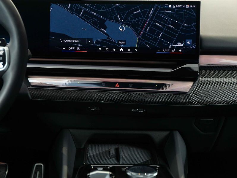 BMW Řada 5 540d xDrive Touring - fotka 14 z 23