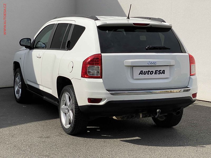 Jeep Compass (2012) 2.2 CRDi 4x4, AC, TZ, navi - fotka 6 z 16
