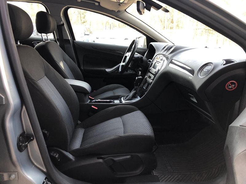 Ford Mondeo (2008) 2.0 TDCi Ghia - fotka 15 z 29