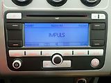 Volkswagen Touran (2008) 1.6i, navi, autoAC - náhled 18