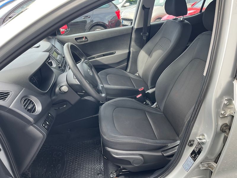 Hyundai i10 (2018) 1.0 i 69tis.km - fotka 7 z 20