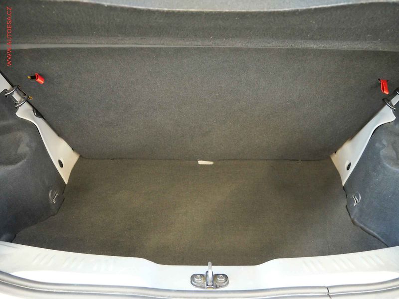 Renault Twingo (2010) 1.2i, 2.maj - fotka 7 z 17