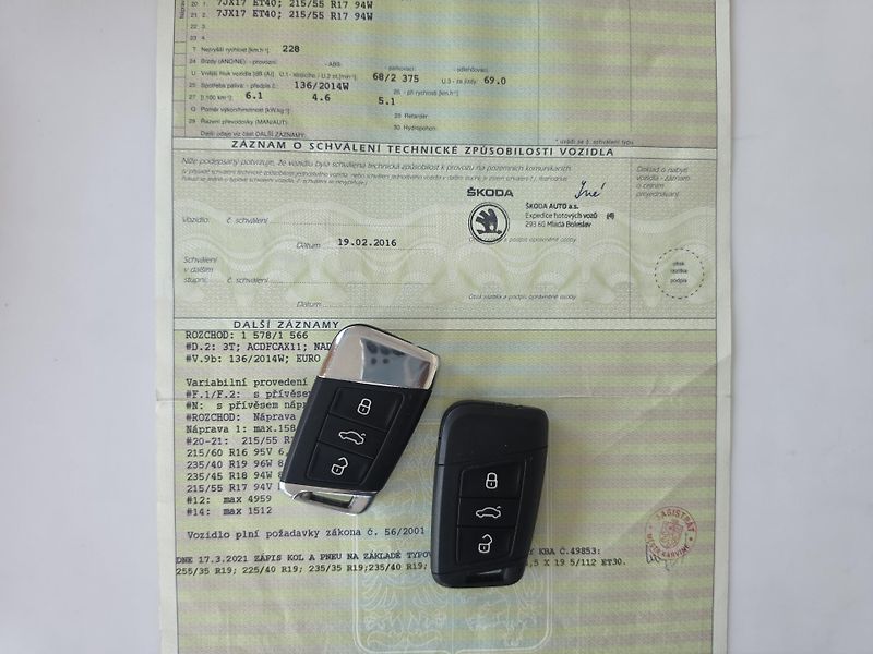 Škoda Superb 2.0 TDI L&Klement  4x4 - fotka 23 z 23
