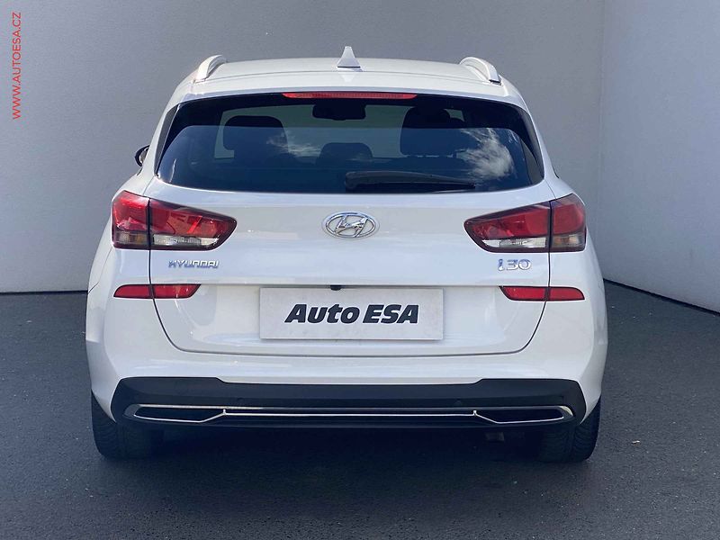 Hyundai i30 (2022) 1.5 T-GDi, 2.maj,ČR, Smart - fotka 5 z 21
