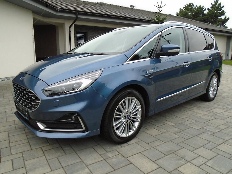 Ford S-MAX 2,0EcxoBlue 140kW 8A Vignale - fotka 2 z 46