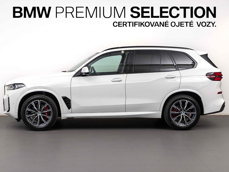 BMW X5 xDrive30d - fotka 2 z 24