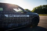 BMW iX5 Hydrogen bude první sériově vyráběné auto s vodíkovým pohonem německé automobilky.