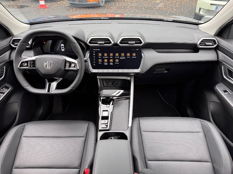 MG ZS (2026) 1,5l Hybrid + (197k) Exclusive - fotka 16 z 36