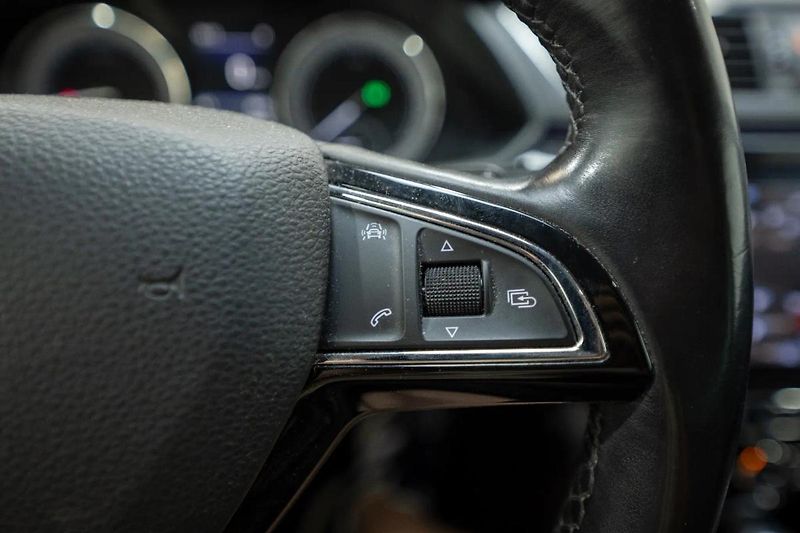 Škoda Superb 2.0 TDI 110 kW L&K - fotka 19 z 36