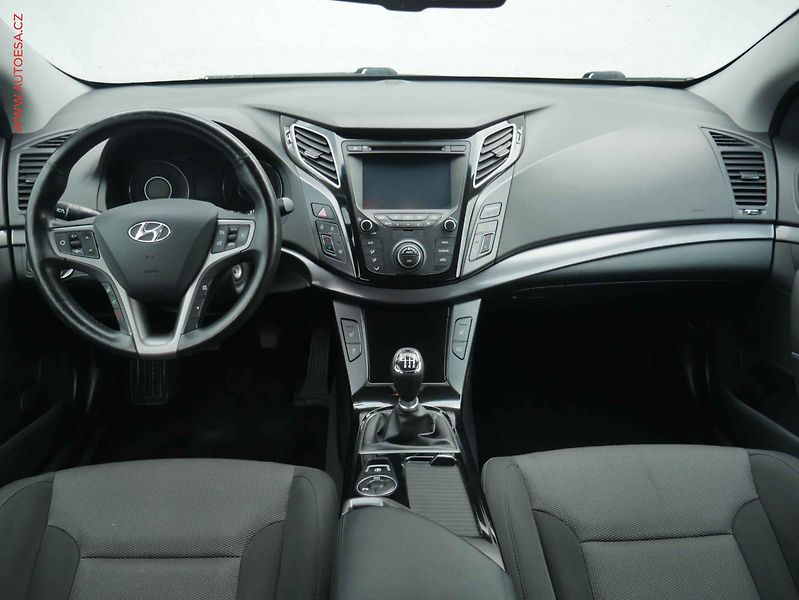 Hyundai i40 (2016) 1.7 CRDi, ČR, servis.kniha - fotka 8 z 14