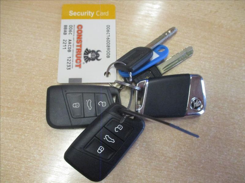 Škoda Superb 2,0 TDI, L&K,serv.historie,CZ - fotka 44 z 46
