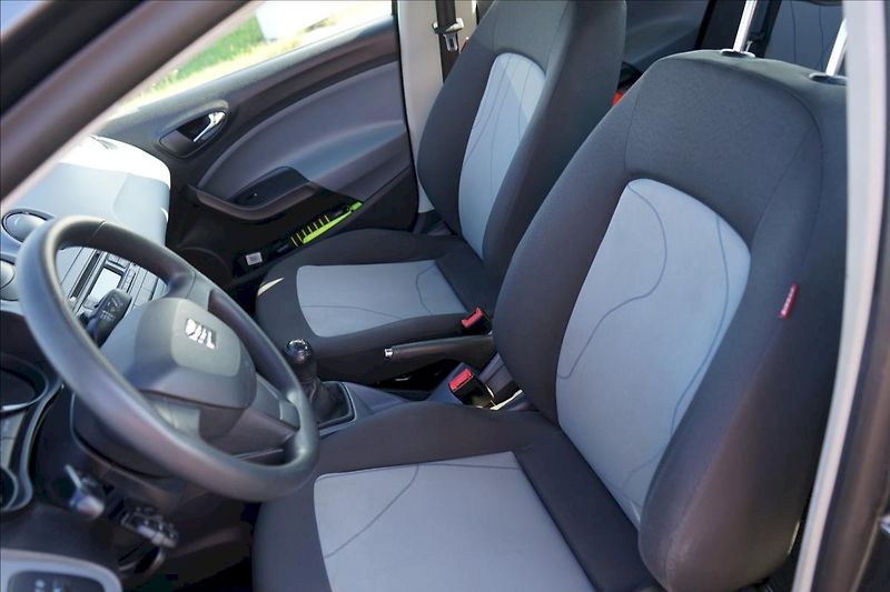 Seat Ibiza (2014) TSI 77 kW Reference - fotka 9 z 25