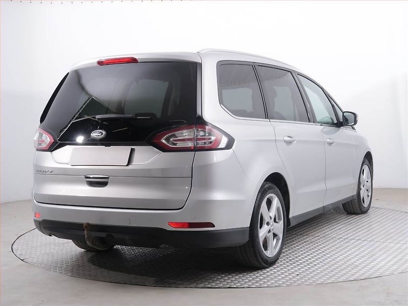 Ford Galaxy (2019) Titanium 2.0 EcoBlue, 4X4 - fotka 5 z 23