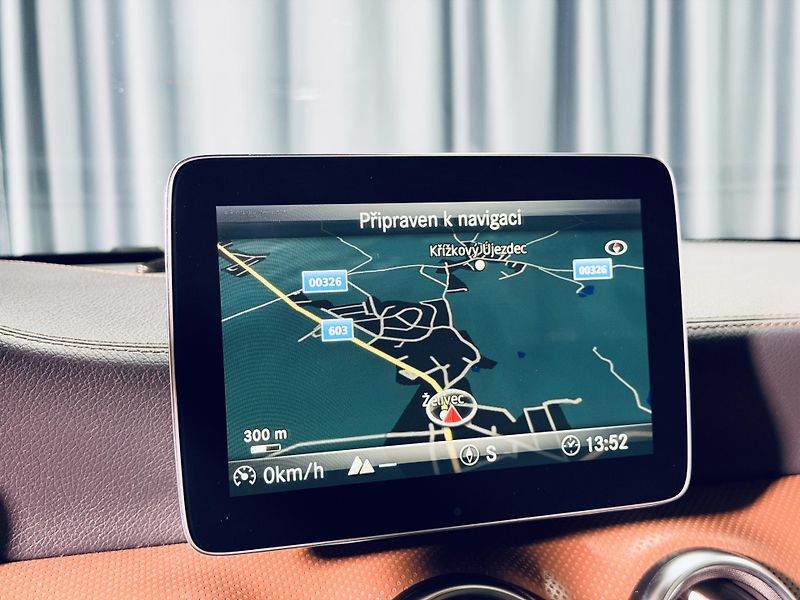 Mercedes-Benz Třídy A (2016) 180D*KAMERA*KEYLESS - fotka 27 z 39