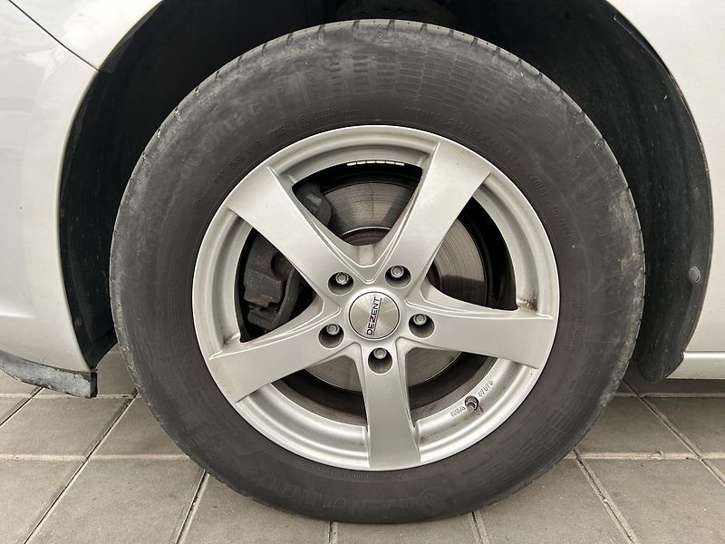 Opel Astra 1.6 CDTi Enjoy - fotka 9 z 24