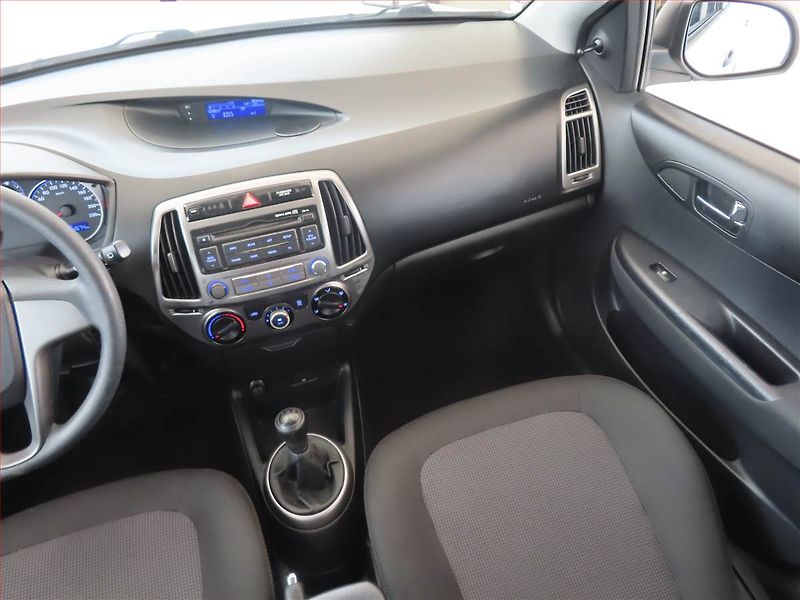 Hyundai i20 (2013) 1.2, Serv.kniha - fotka 8 z 13
