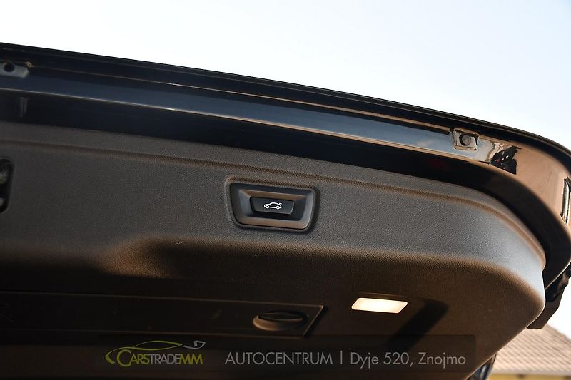 BMW Řada 3 320d xDrive M-SPORT  - fotka 50 z 56