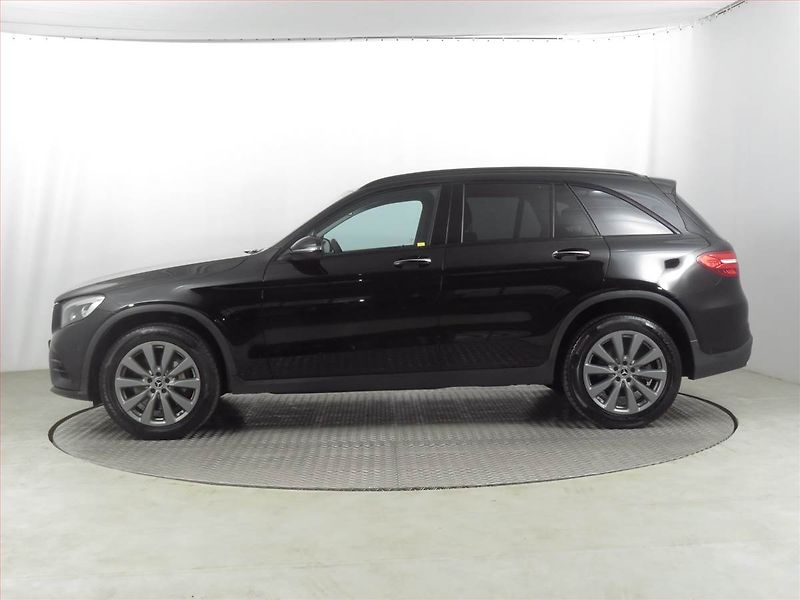 Mercedes-Benz GLC (2016) 220 d 4MATIC - fotka 3 z 24
