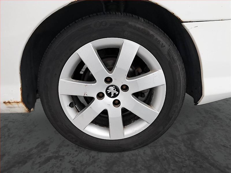 Peugeot 308 (2012) 1.6 HDi, 7 míst, Klima - fotka 15 z 17