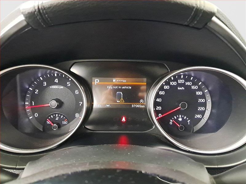 Kia Ceed (2023) 1.5 T-GDI - fotka 11 z 18
