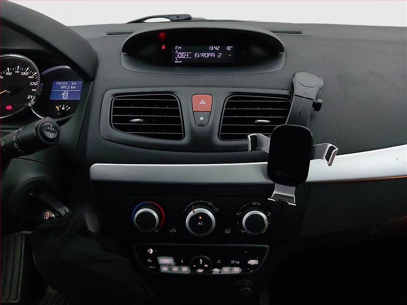 Renault Fluence (2010) 1.6 16V, po STK, Tažné - fotka 12 z 16