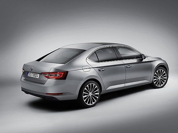 Škoda Superb.