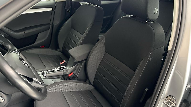 Škoda Octavia 1.5 TSI G-Tec DSG Ambition Com - fotka 15 z 22