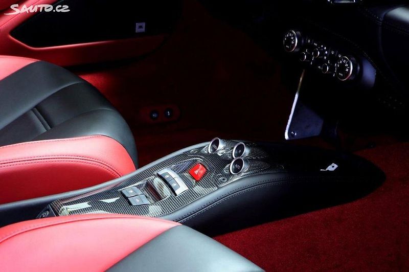 Ferrari 458 Spider Nové ! Top Výbava LIFT - fotka 20 z 33