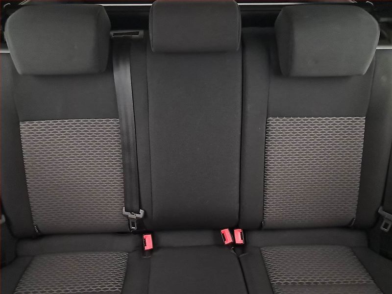 Volkswagen Golf (2011) 1.6 TDI, Eko.zaplacen - fotka 10 z 16