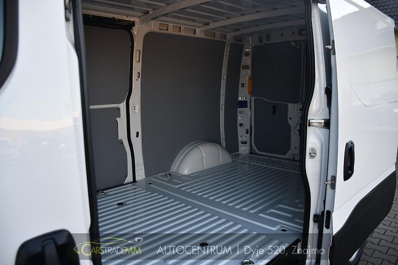 Iveco Daily 2,3HPi AUTOMAT KAMERA 5tKM!! - fotka 12 z 44