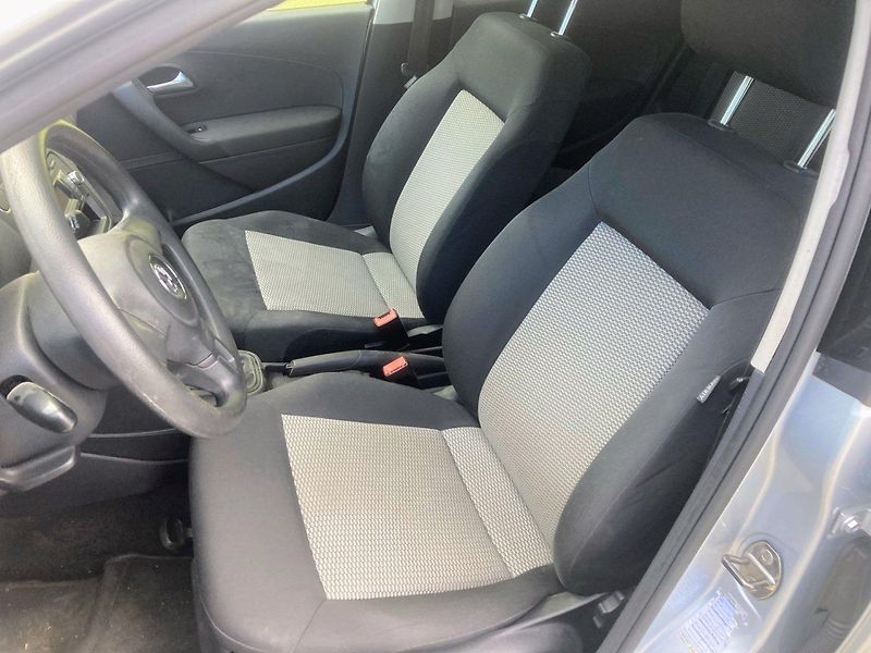 Volkswagen Polo 1,2 (51kW)*KLIMATIZACE* - fotka 9 z 11