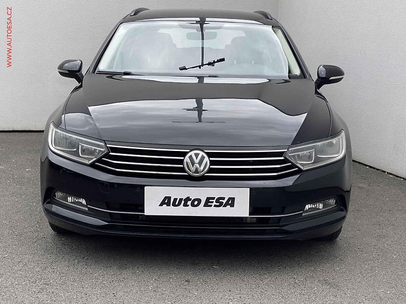 Volkswagen Passat (2015) 2.0 TDi, AC, TZ, park.čidla - fotka 2 z 18