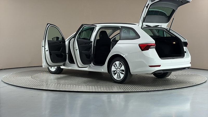 Škoda Octavia 2.0 TDI Ambition Combi - fotka 7 z 24