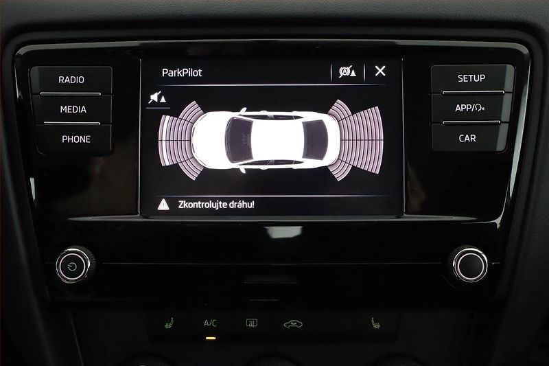 Škoda Octavia (2017) Ambition 1.6 TDI, Automat - fotka 14 z 18