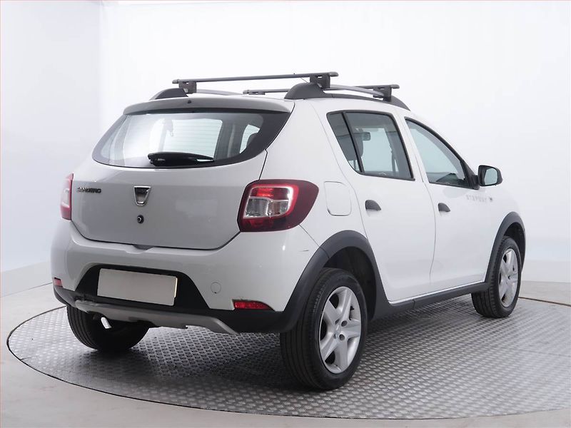 Dacia Sandero (2016) Stepway 0.9 TCe, ČR,1.maj - fotka 5 z 16