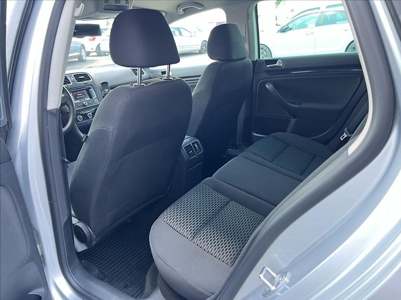 Volkswagen Golf Variant 2,0 TDi Comfortline - fotka 14 z 26
