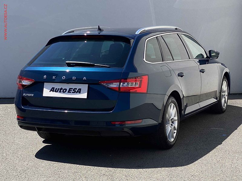 Škoda Superb (2021) 1.5 TSi, Kůže, TZ, navi - fotka 4 z 20