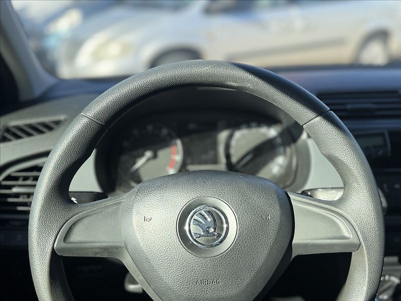 Škoda Fabia 1,0 - fotka 12 z 23
