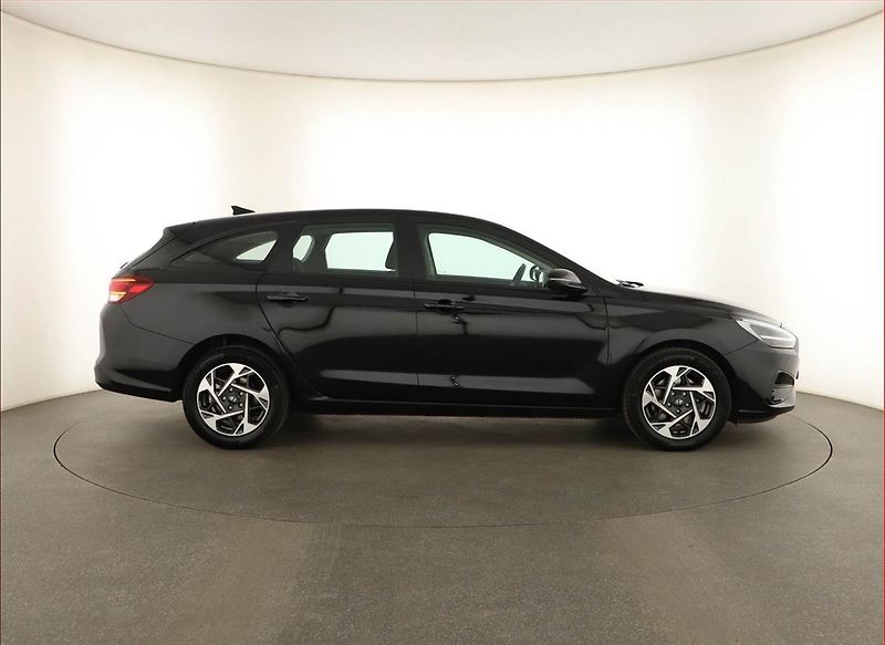 Hyundai i30 (2025) 1.0 T-GDI, Comfort, Navigace - fotka 6 z 14
