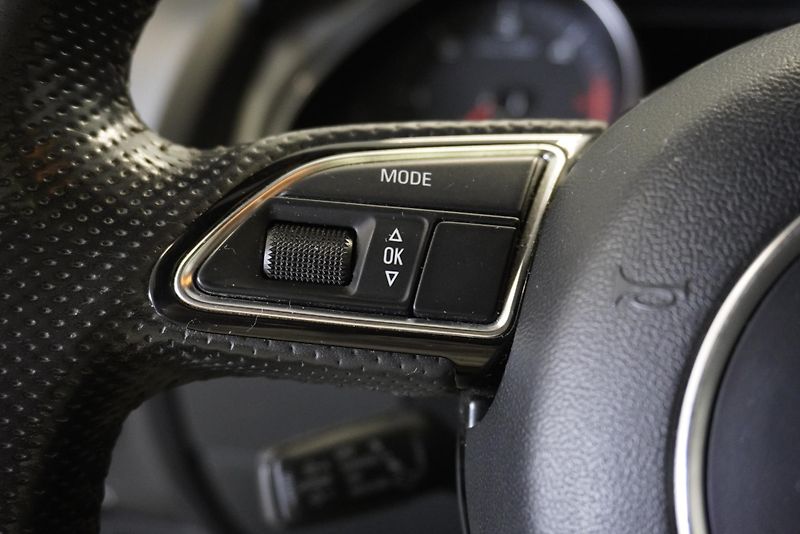 Audi Q7  4,2 TDI QUATTRO S-LINE AUT. - fotka 20 z 40